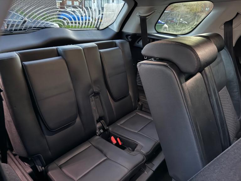 2017 Land Rover Discovery Sport 2.0 TD4 180 SE Tech 5dr Auto ESTATE Diesel Automatic