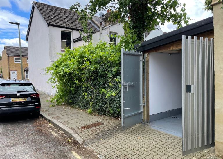 Double Garage | Storage | BR1 4AW