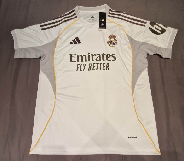 Real Madrid Home 25/26 Top 2XL Slim Fit - Recommended For A XL User - Delivery or Collection