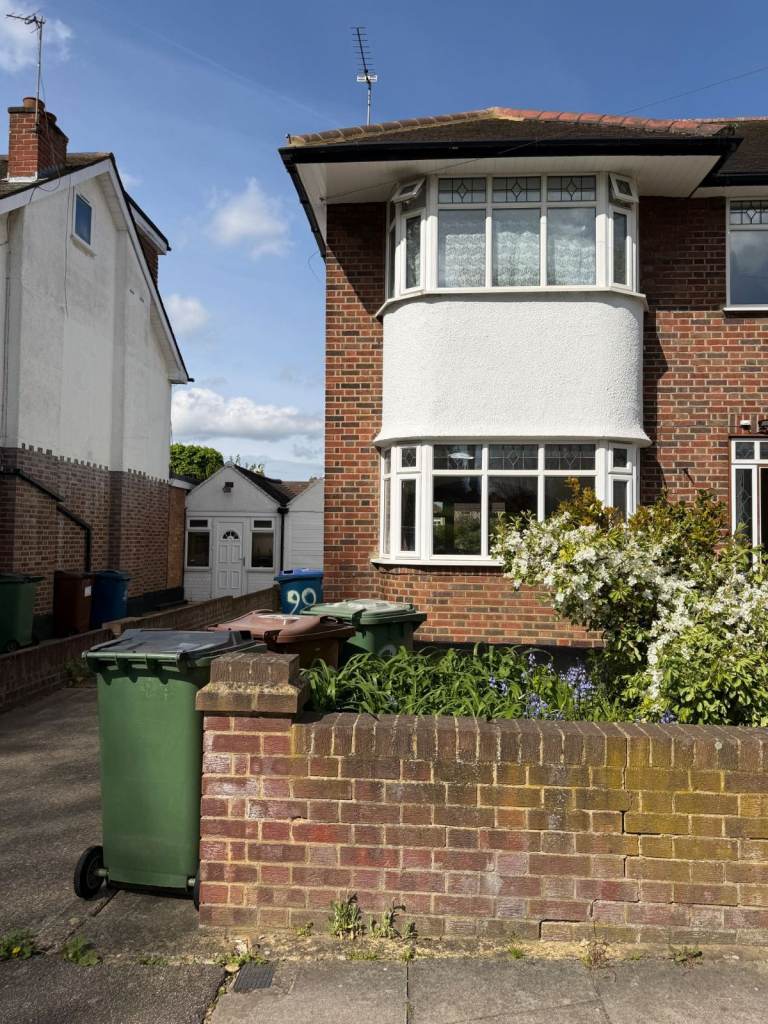 3 bed house to rent in South Harrow-ALEXANDRA AVENUE