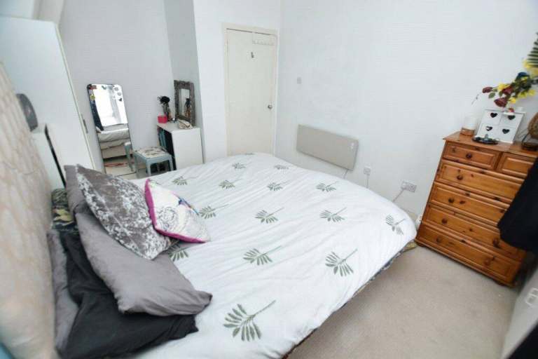 Renfrew town fully furnished 