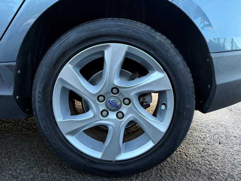 2013 Volvo V40 D2 Cross Country Lux 5dr HATCHBACK Diesel Manual