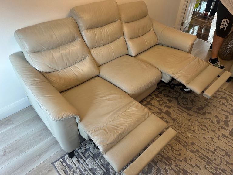 3 seater electric reclining sofa & armchair 