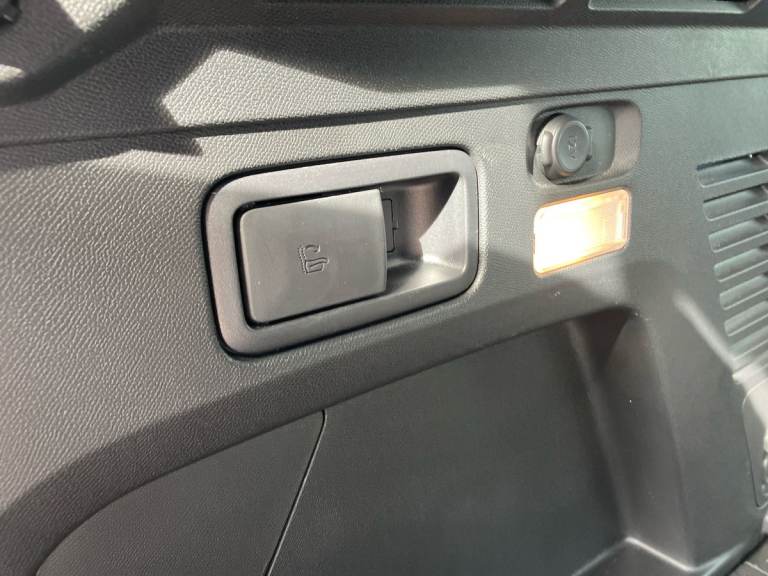 2022 Peugeot 3008 1.2 PureTech GT 5dr EAT8 HATCHBACK PETROL Automatic