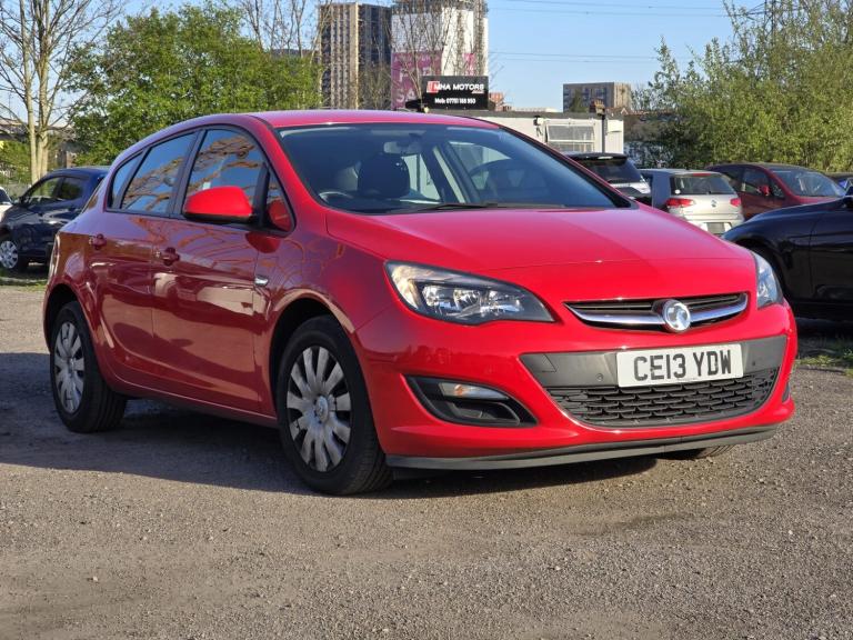 2013 Vauxhall Astra 1.6i 16V Exclusiv 5dr Auto HATCHBACK Petrol Automatic