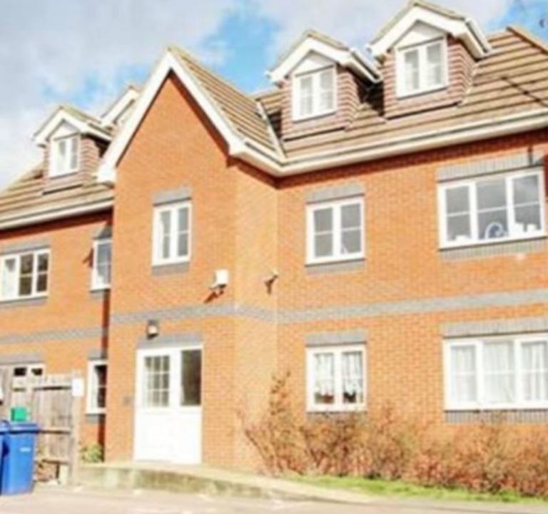 ONE BED ROOM GROUND FLOOR FLAT IN GRAYS TILBURY DOCK ROAD 