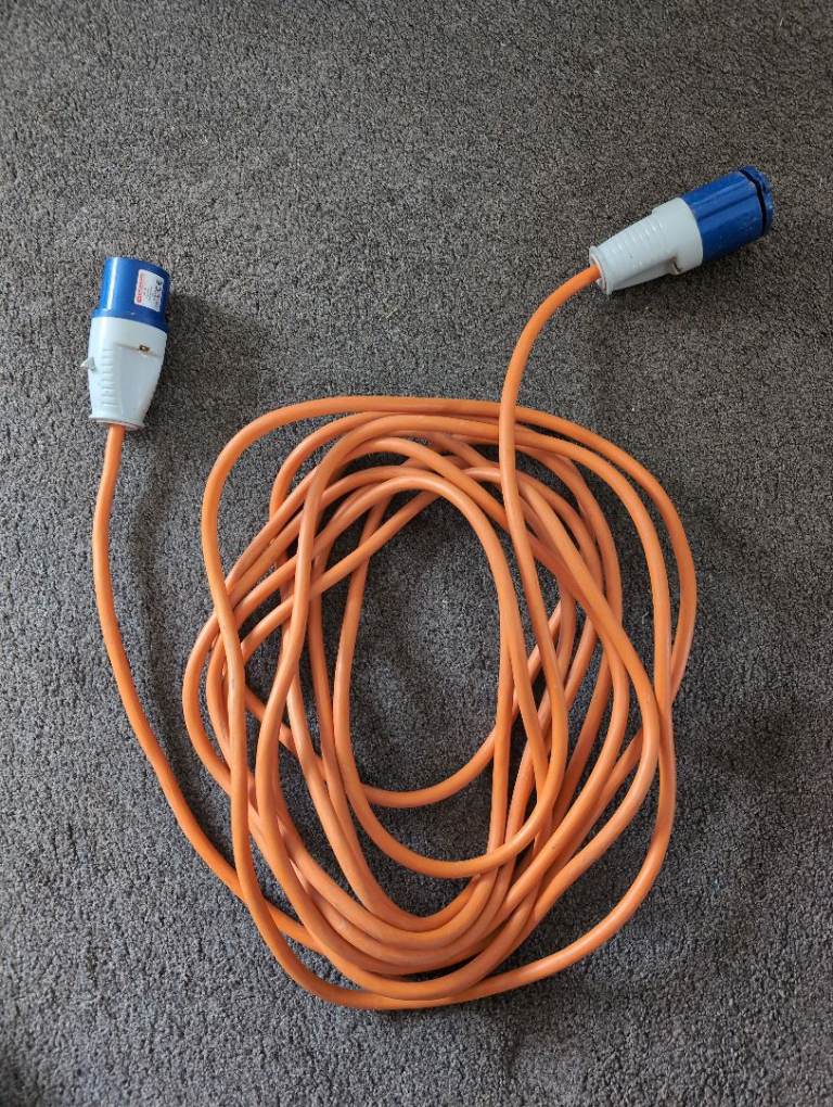 Caravan/motorhome hookup cable