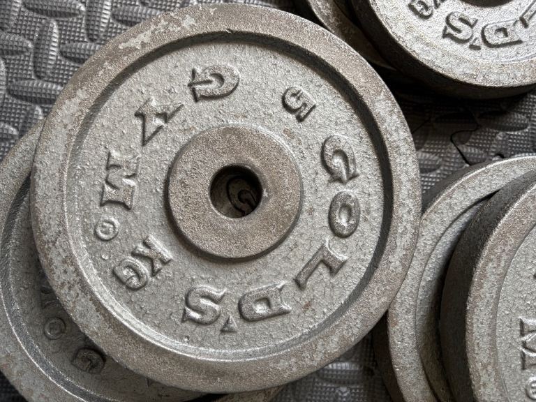 35kg Golds Gym plates 1 inch hole, 4 x 5kg, 6 x 2.5kg- good condition