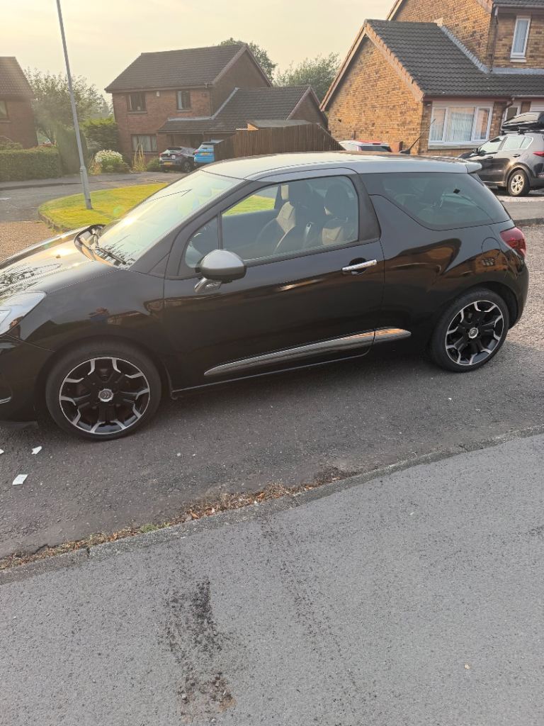 Citroen, DS3, Hatchback, 2015, Manual, 1560 (cc), 3 doors