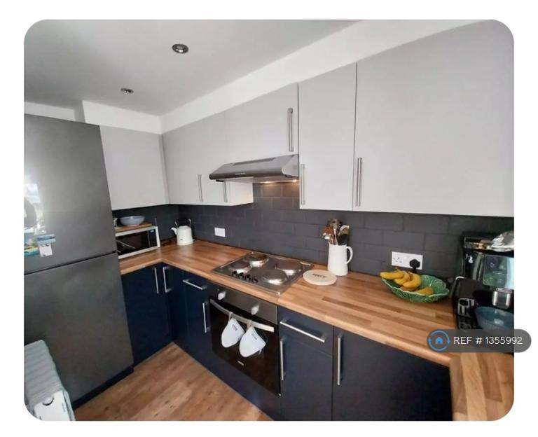2 bedroom flat in High Street, Edenbridge, TN8 (2 bed) (#1355992)