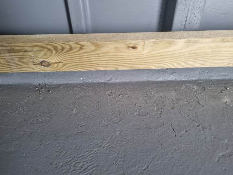 2 lengths of 4x2 brand new timber