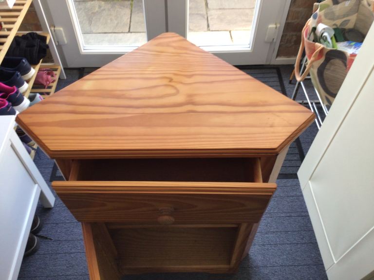 PINE CORNER UNIT/CUPBOARD