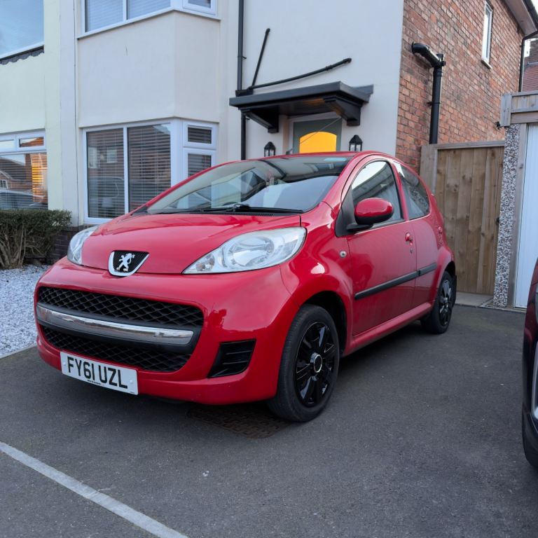 Peugeot, 107, Hatchback, 2011, Manual, 998 (cc), 5 doors