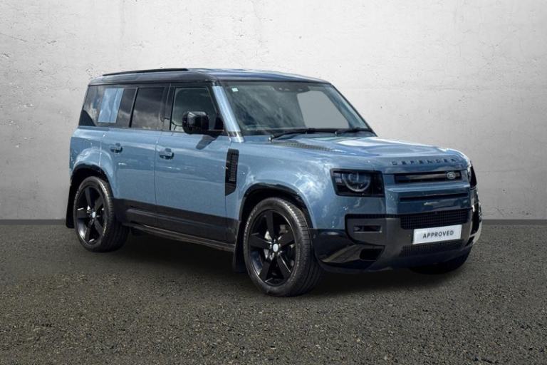 LAND ROVER DEFENDER 2.0 P300e X-Dynamic SE 110 5dr Auto