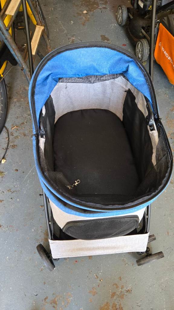 Dog stroller
