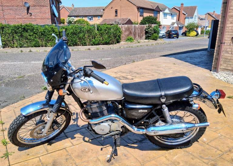 2000 Honda CL 400 motorbike (A2 licence)