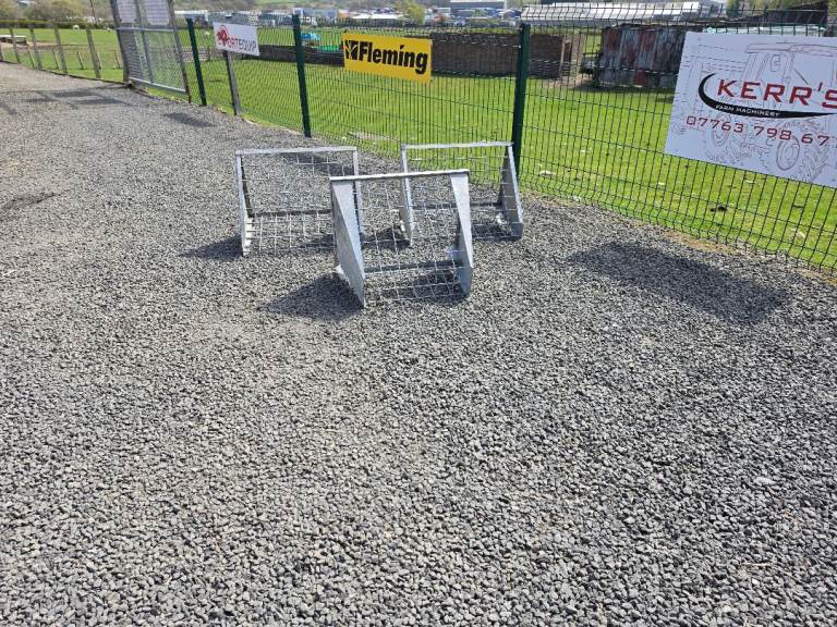 Galvanised 2ft hang on hay feeder rack sheep lamb tractor 