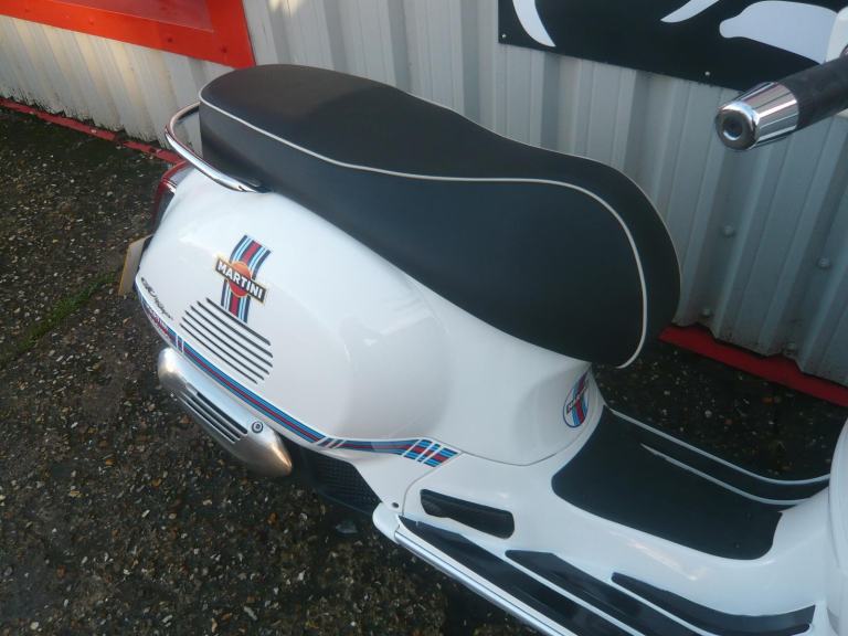 Piaggio Vespa GTS 125 SUPER ONLY 634 MILES 2021 LEARNER LEGAL SCOOTER 50 SH N X 