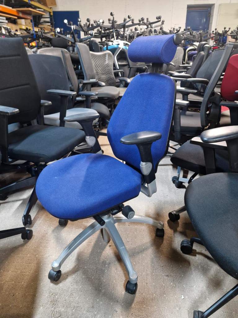 Rh logic 300 with headrest in excellent condition