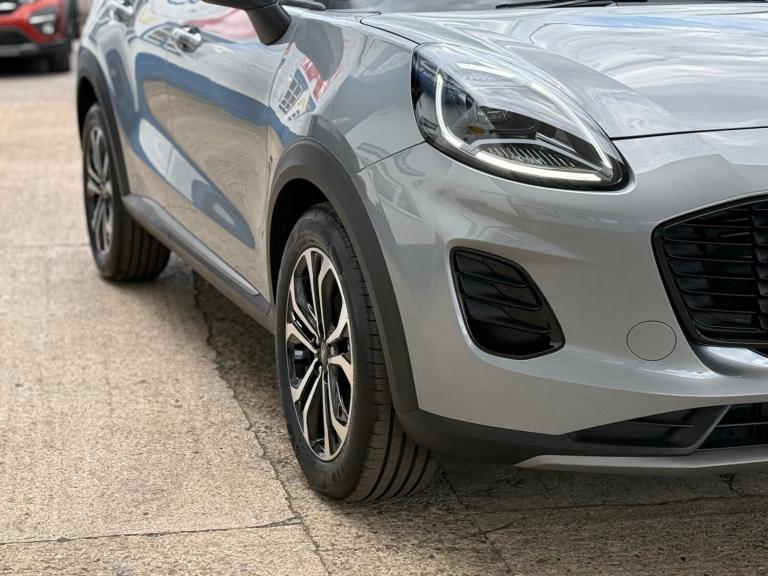 2025 Ford Puma 1.0 EcoBoost Hybrid mHEV Titanium, UNDER 350 MILES, MAY 2028 FORD WARRANTY, HATCHB...