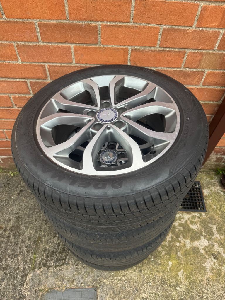 Original Mercedes 17inch C-Class alloys GREAT condition