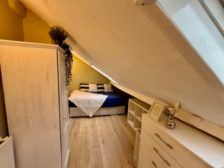 Single Studio flat available in Chiswick