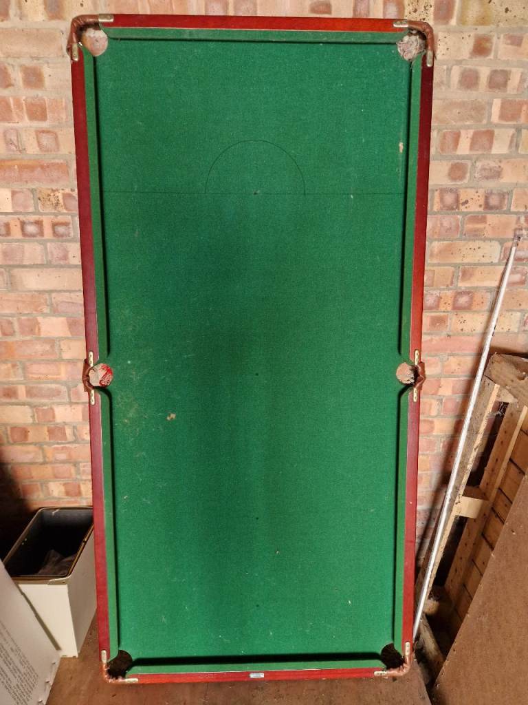 Pool/Snooker Table with Cues and Balls