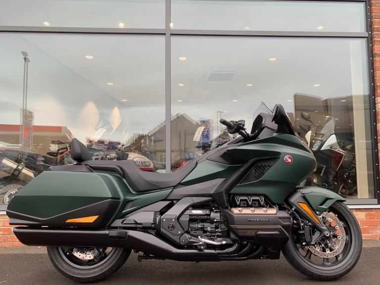 Honda GL1800 GOLDWING BAGGER - ONE OWNER - 304 MILES