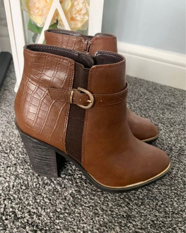 Ladies New Look brown boots size 5 