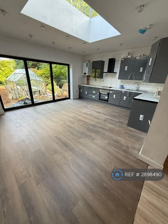 5 bedroom house in Monks Way, Reading, RG30 (5 bed) (#2898490)