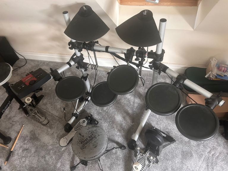 Yamaha drum kit in excellent condition for sale