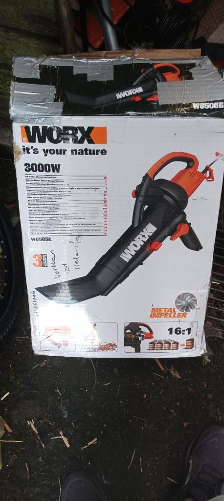 Worx leaf blower and hedge trimmer