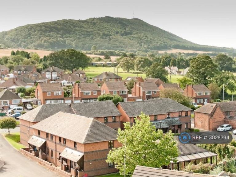 1 bedroom flat in Farmstead Court, Wellington, Telford, TF1 (1 bed) (#3028794)