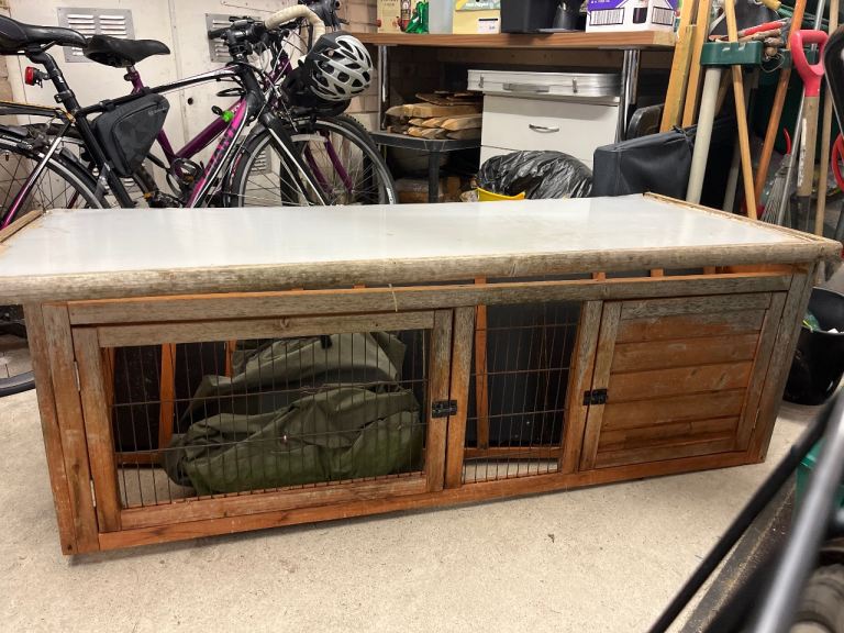 Guinea pig hutch with indoor cage