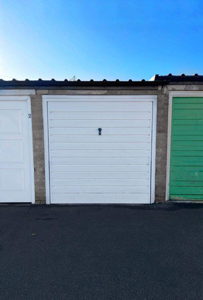 Double Garage - DN1 for rent