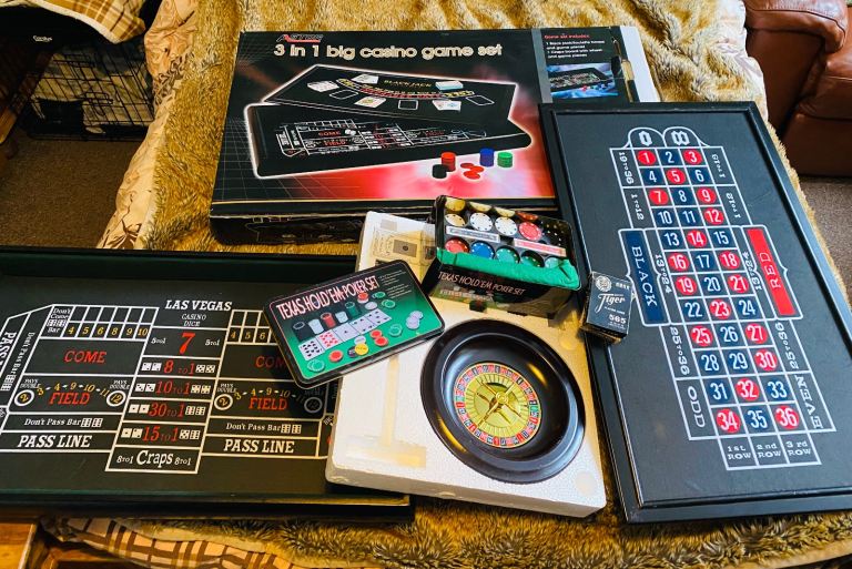 3 in 1 Casino Game and Texas Hold em Set