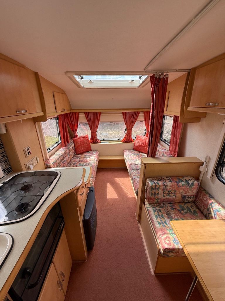 2004 Bailey Discovery 4 Berth Caravan ( Can Deliver )