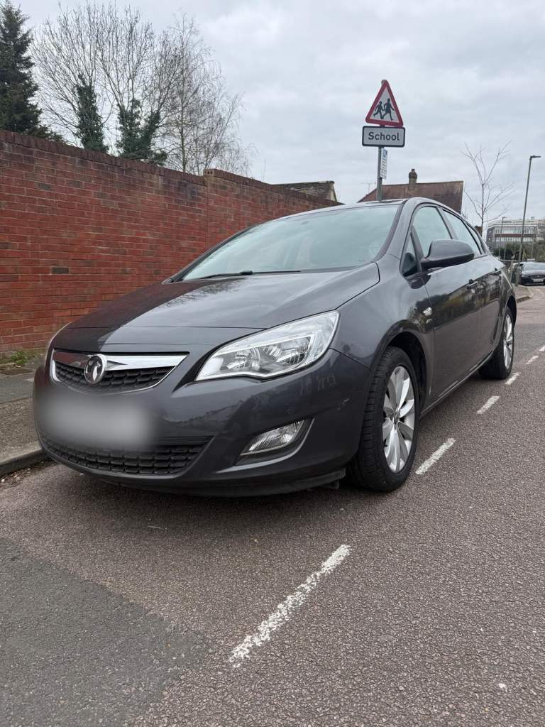 Vauxhall Astra 1.6 Petrol 2012 – Low Mileage, 1 Owner, 2 Keys