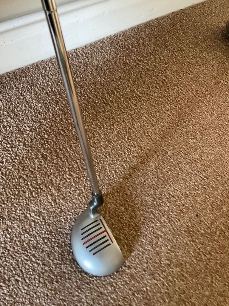 Bargain Mizuno Putter & Golf balls