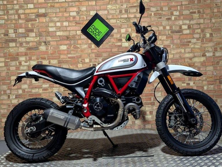 DUCATI SCRAMBLER DESERT SLED 2018 . GEN 2. FSH INCL BELTS. 6K MILES. DE CAT EX