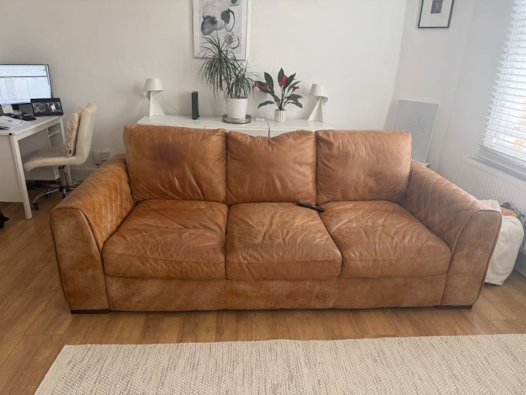 Sofology mazzini Utah tan 3 seater sofa in distressed leather.