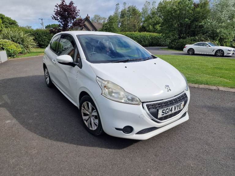 2014 Peugeot 208 1.4 HDI 3 door 45k miles diesel