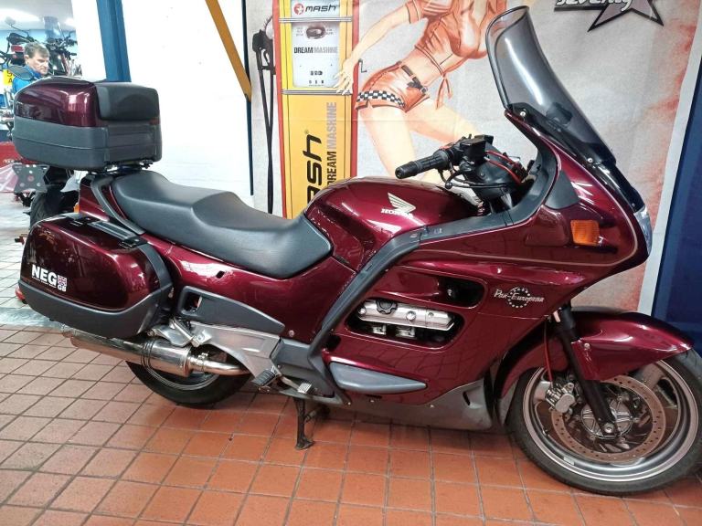 Honda ST1100 PAN EUROPEAN P/X TO CLEAR S-REG (1998) £1899.