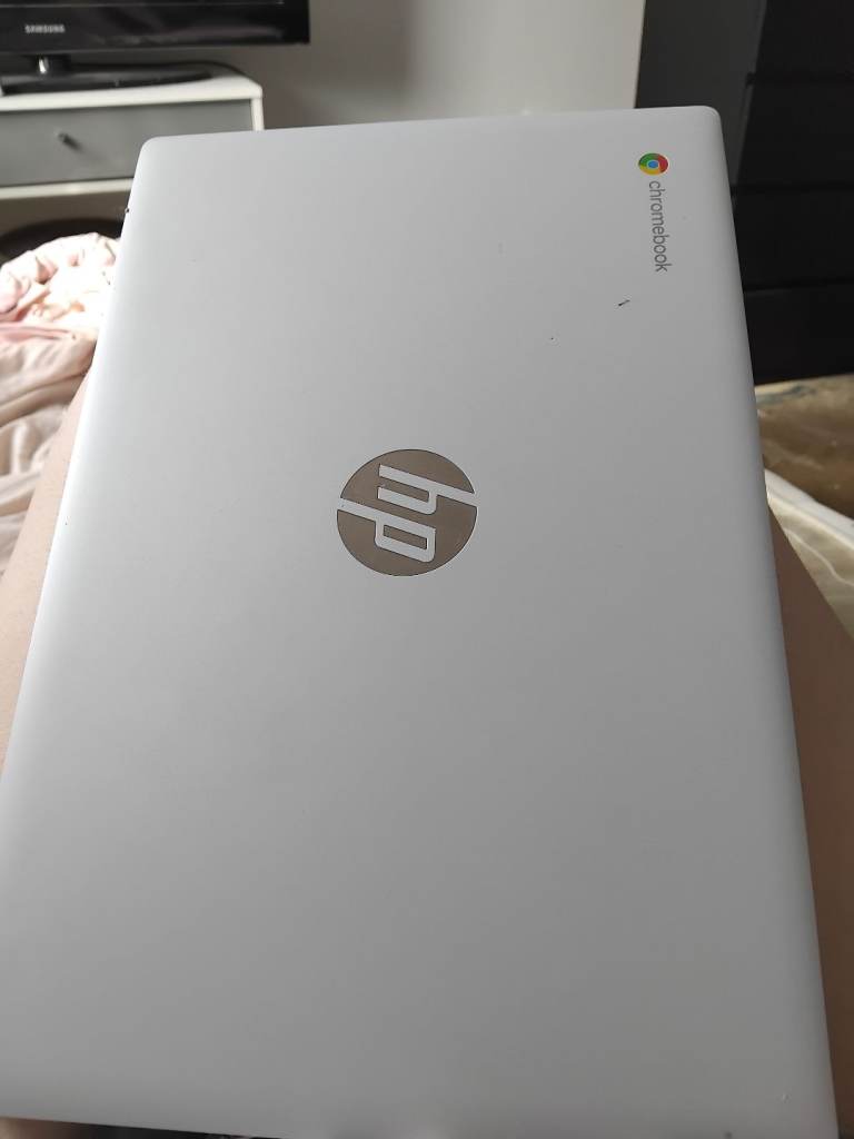 HP Chromebook White Laptop – Good Condition