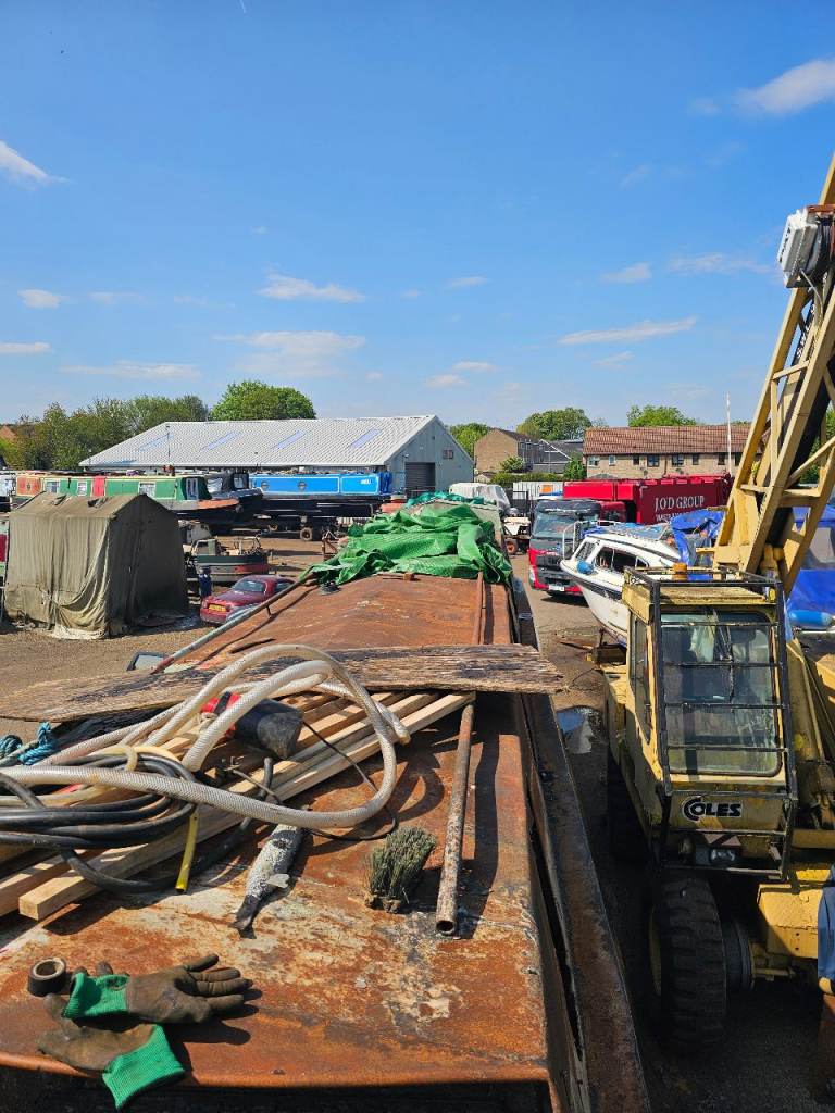 Swop or px 40 foot narrow boat project open to offers or swops for Sale