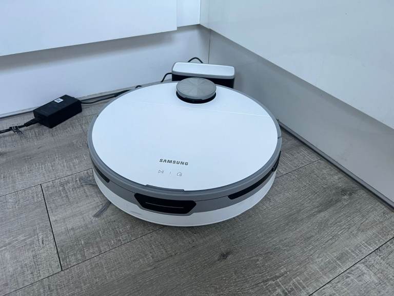 Samsung Jet Bot Robot Vacuum Cleaner With LiDAR Sensor - White