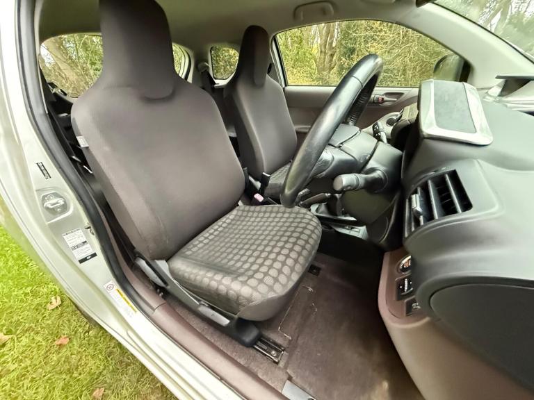 2009 Toyota IQ 1.0 VVT-i 2 Euro 4 3dr HATCHBACK Petrol Manual