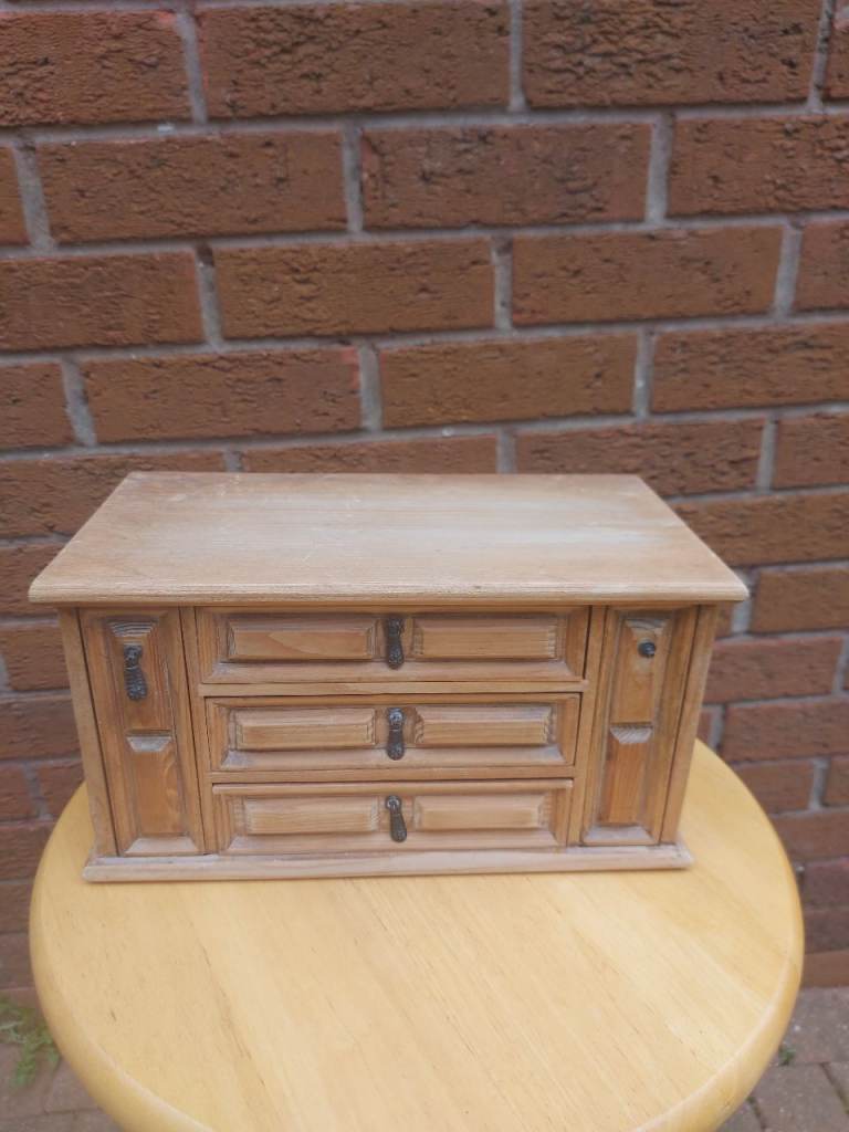 Wooden jewellery box 