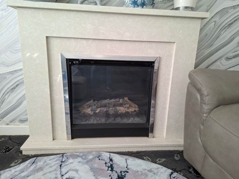 Cream marble Modern Fire Surround with Electric Fire – Good Condition