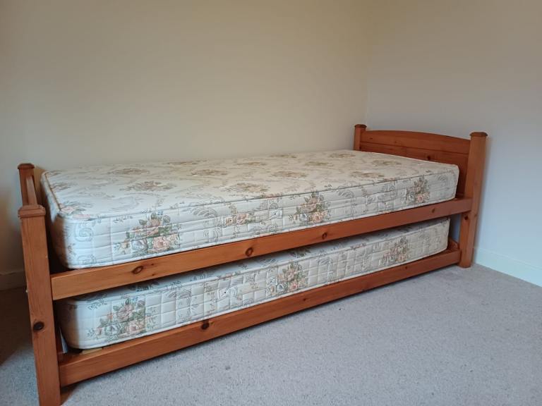 Solid wood single bed with truckle 